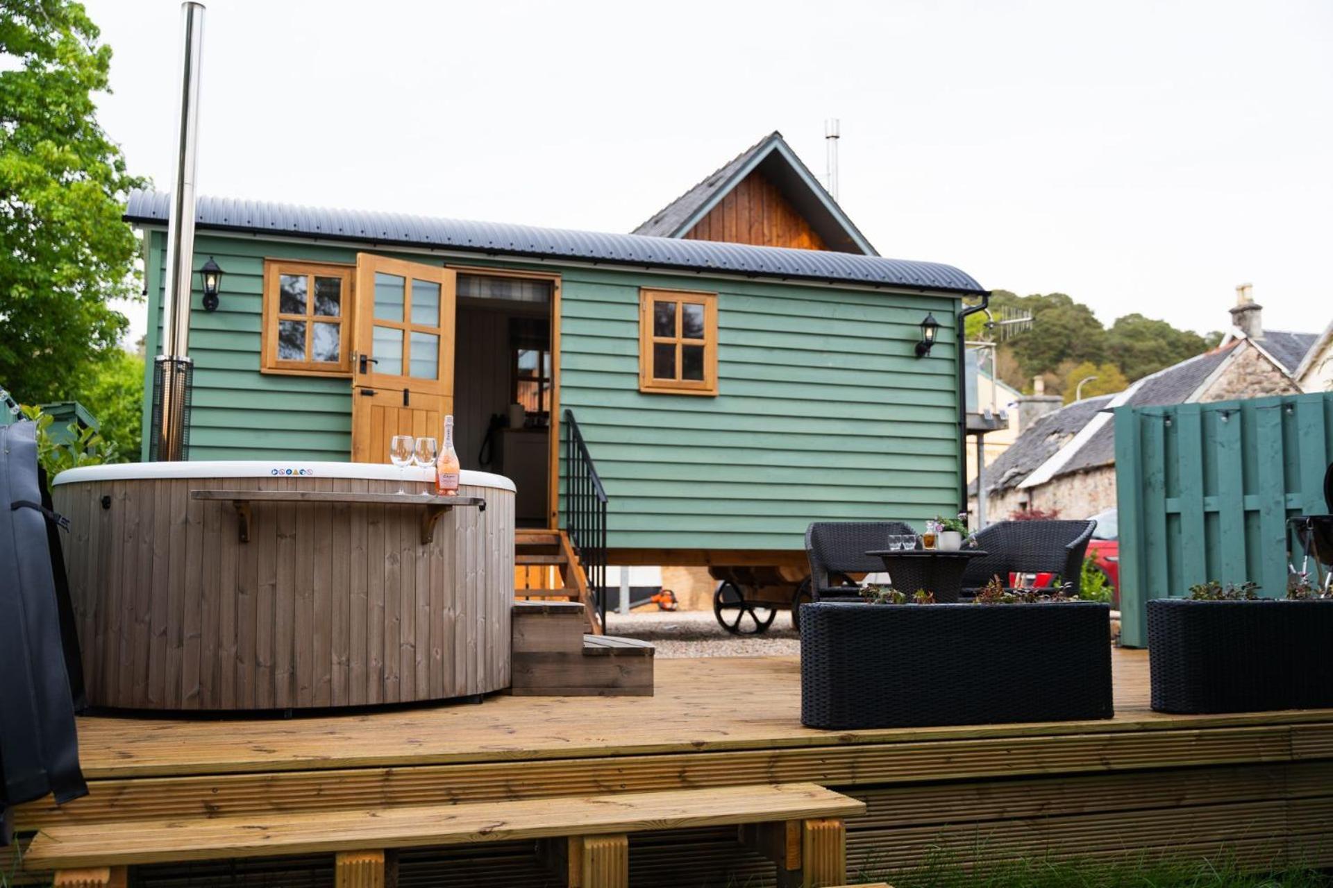 Driftwood & Hot Tub Villa Fort William Exterior photo
