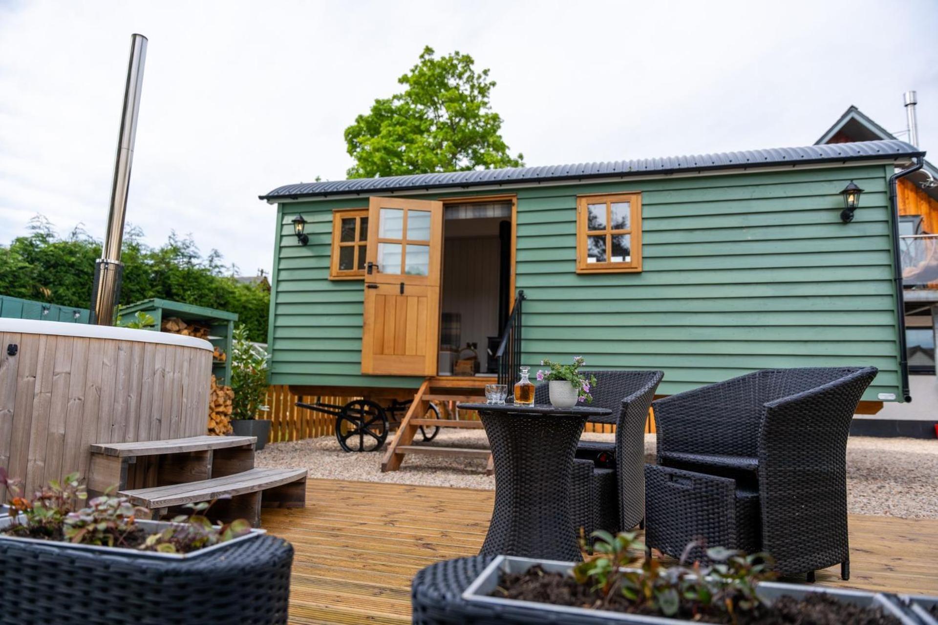 Driftwood & Hot Tub Villa Fort William Exterior photo